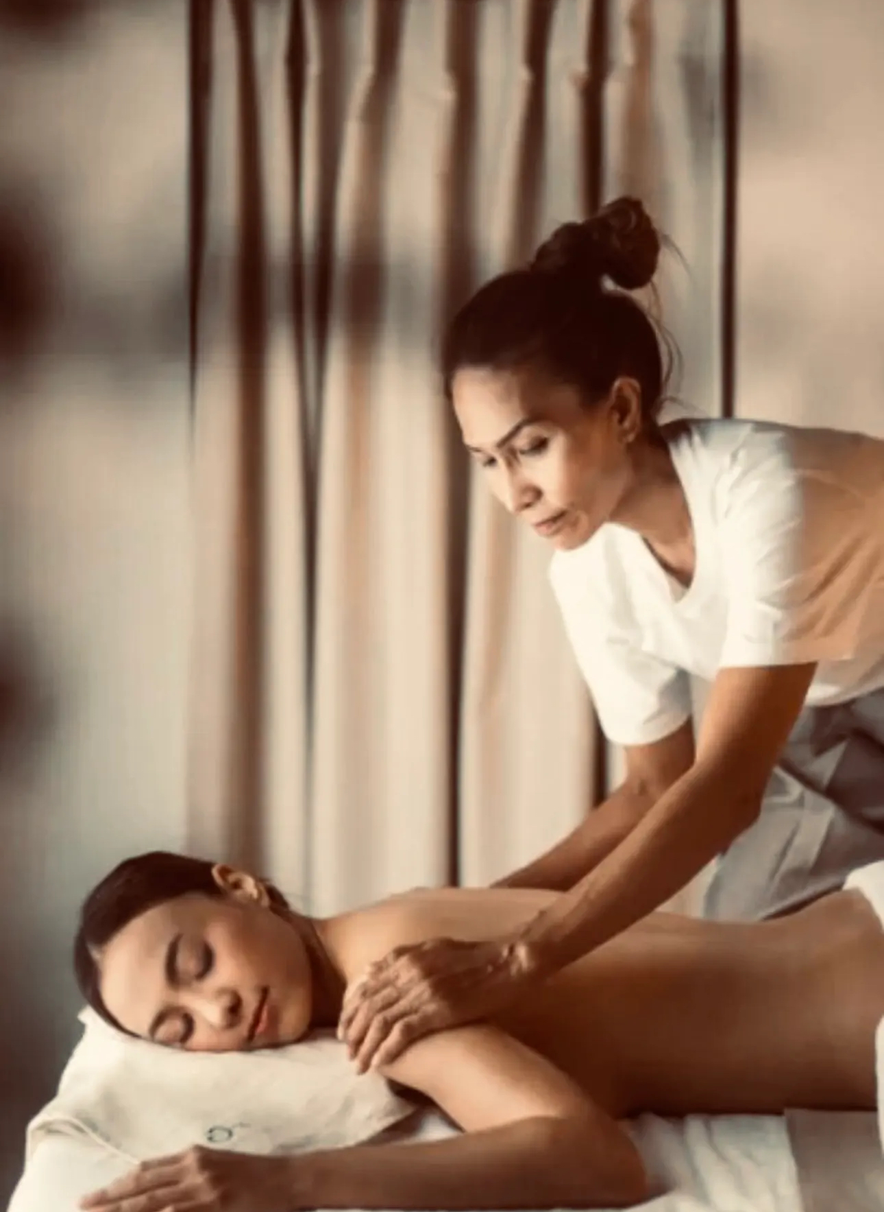 Thai Oil Massage Athens - Professional Thai Oil Massage service at ENYO Massage Athens, Athanasiou Diakou 12, Acropolis Athens Greece 11742